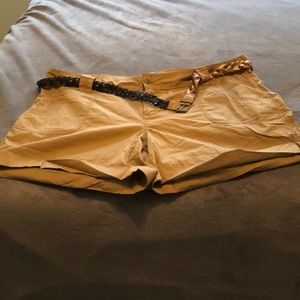 Shorts/ Maurices/ never worn